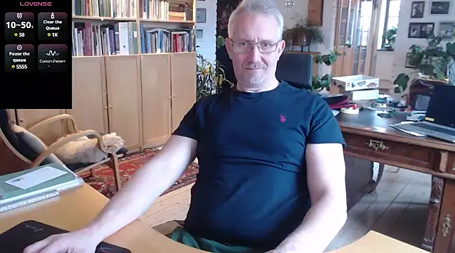 Snapshot of tom-swede chatting on January 30, 9:36 am tom-swede online show from January 30, 9:36 am