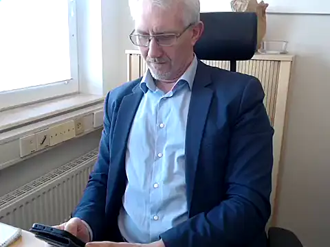 Snapshot of tom-swede chatting on March 19, 9:17 am tom-swede online show from March 19, 9:17 am