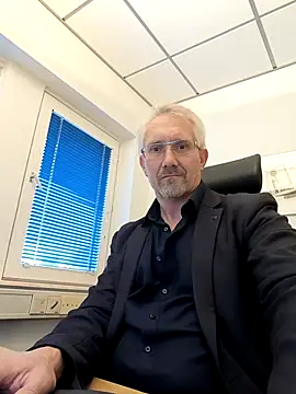 Snapshot of tom-swede chatting on October 14, 3:30 pm tom-swede online show from October 14, 3:30 pm