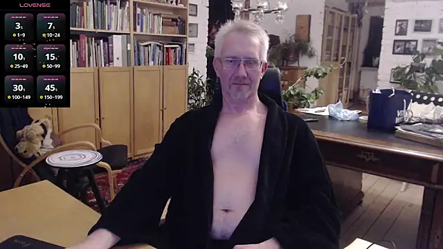 Snapshot of tom-swede chatting on March 5, 10:33 pm tom-swede online show from March 5, 10:33 pm