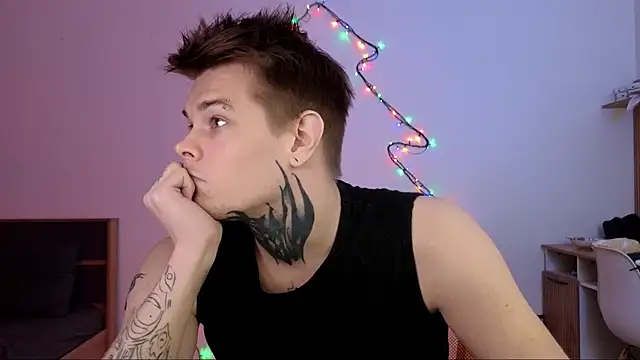 DENIS HERE online show from December 2, 10:18 am