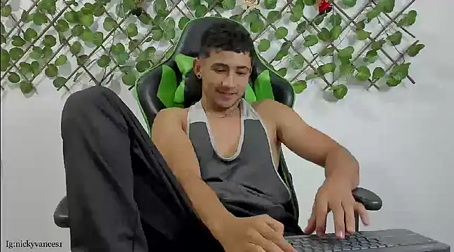 nicky vances online show from December 9, 8:08 pm