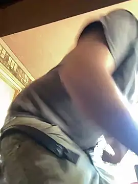 Snapshot of bigJohnson223 chatting on January 18, 10:17 pm bigJohnson223 online show from January 18, 10:17 pm