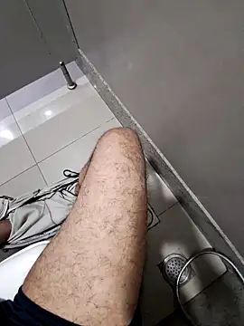 Snapshot of johny_69d@xh chatting on December 11, 11:21 am johny 69dxh online show from December 11, 11:21 am