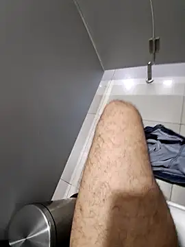 Snapshot of johny_69d@xh chatting on December 5, 8:44 am johny 69dxh online show from December 5, 8:44 am