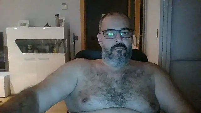 Snapshot of templar2303 chatting on October 29, 12:02 am templar2303 online show from October 29, 12:02 am