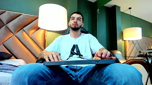 Michael magno online show from October 16, 8:39 pm