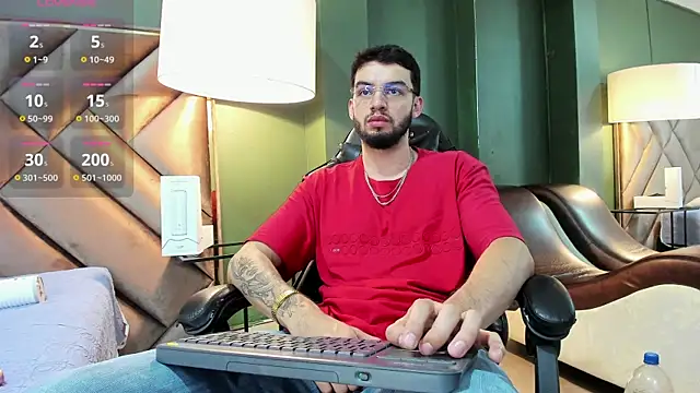 Michael magno online show from October 26, 9:17 pm