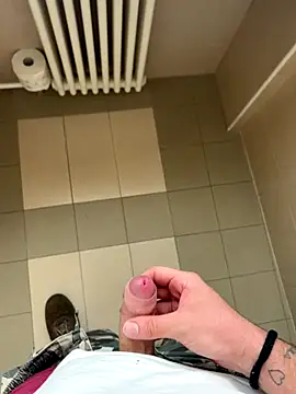 Snapshot of Diegodaddy01 chatting on September 21, 2:39 pm Diegodaddy01 online show from September 21, 2:39 pm