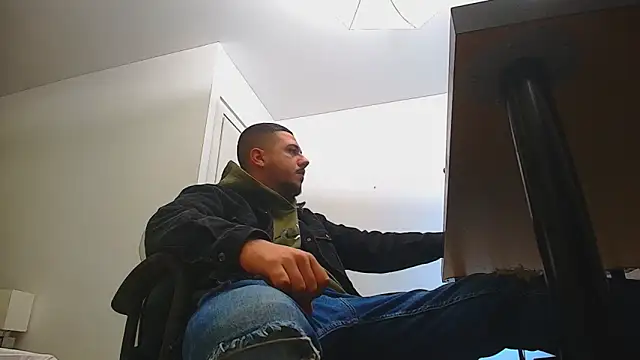 Snapshot of JoshKnights chatting on September 29, 6:01 am JoshKnights online show from September 29, 6:01 am