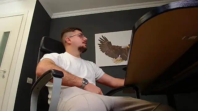 Snapshot of JoshKnights chatting on December 6, 6:37 am JoshKnights online show from December 6, 6:37 am