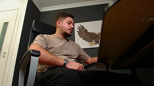 Snapshot of JoshKnights chatting on December 15, 5:23 am JoshKnights online show from December 15, 5:23 am