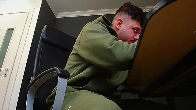 Snapshot of JoshKnights chatting on January 29, 6:43 am JoshKnights online show from January 29, 6:43 am