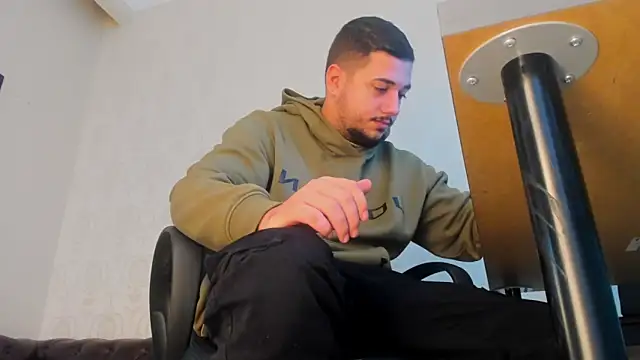 Snapshot of JoshKnights chatting on October 8, 5:45 am JoshKnights online show from October 8, 5:45 am