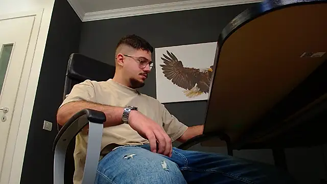 Snapshot of JoshKnights chatting on December 5, 6:32 am JoshKnights online show from December 5, 6:32 am