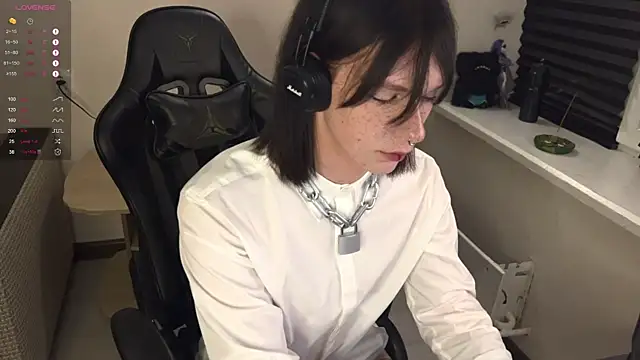 carthylovvve online show from October 31, 4:43 pm