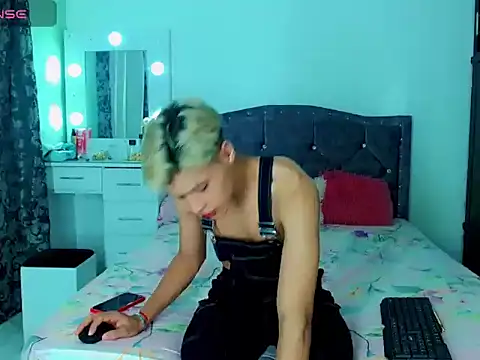 Snapshot of Liamscott_ chatting on March 22, 3:52 am Liamscott  online show from March 22, 3:52 am