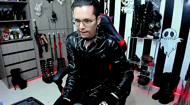 daven56 online show from December 12, 1:17 pm