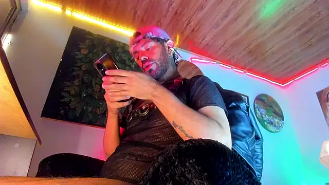 LatinMilk  online show from July 21, 8:38 am
