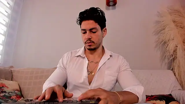 Snapshot of neo_dimou_ chatting on September 18, 12:07 pm neo dimou  online show from September 18, 12:07 pm