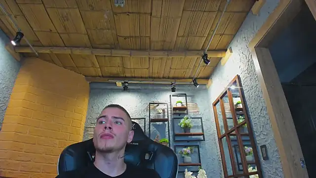 Snapshot of JordanThompson_ chatting on March 20, 9:13 pm JordanThompson  online show from March 20, 9:13 pm