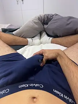 Snapshot of h0rnyguy001 chatting on October 28, 7:11 am h0rnyguy001 online show from October 28, 7:11 am