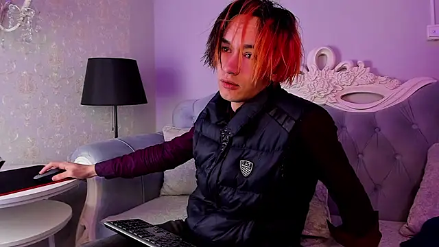 CalvinOwens online show from December 9, 4:01 am