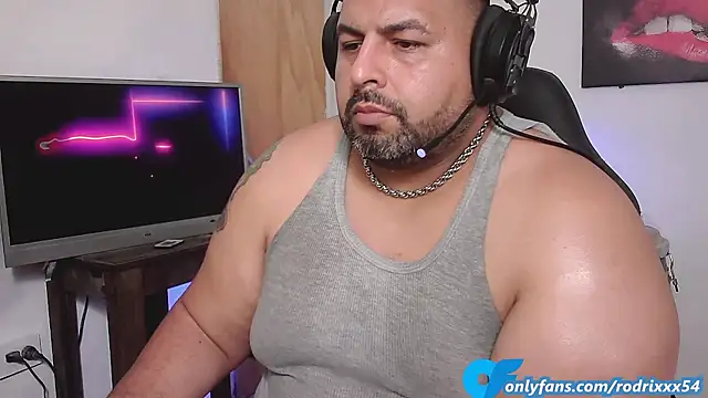 Snapshot of rodrix54 chatting on January 18, 7:58 pm rodrix54 online show from January 18, 7:58 pm