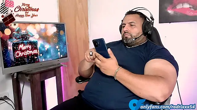 Snapshot of rodrix54 chatting on December 28, 10:13 pm rodrix54 online show from December 28, 10:13 pm