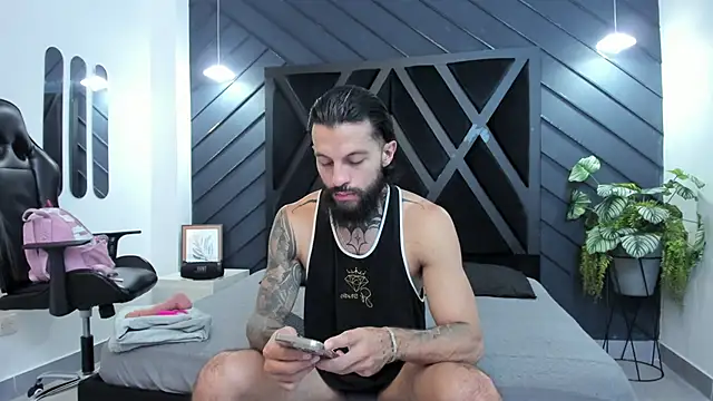 Apolo Bianco  online show from September 23, 11:15 pm