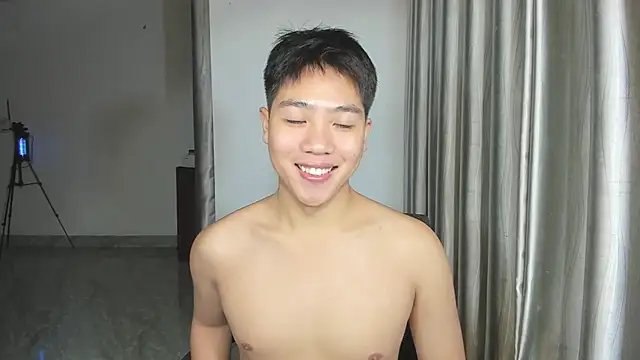 Snapshot of Oliver_Nl chatting on March 7, 3:39 pm Oliver Nl online show from March 7, 3:39 pm