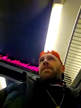 eltoulou online show from December 15, 2:41 am