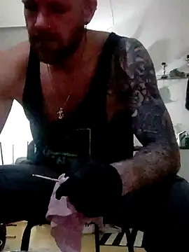 eltoulou online show from January 19, 9:45 pm