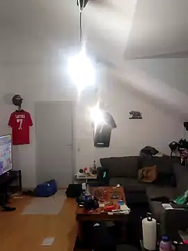 eltoulou online show from December 7, 7:43 pm