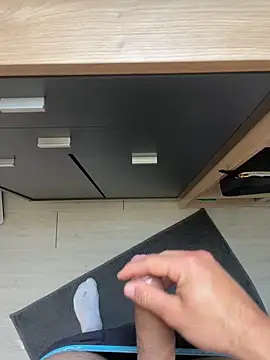 Mecchaud06 online show from April 18, 9:22 am