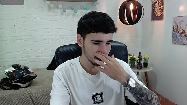 DmitriSanders online show from January 8, 8:29 pm