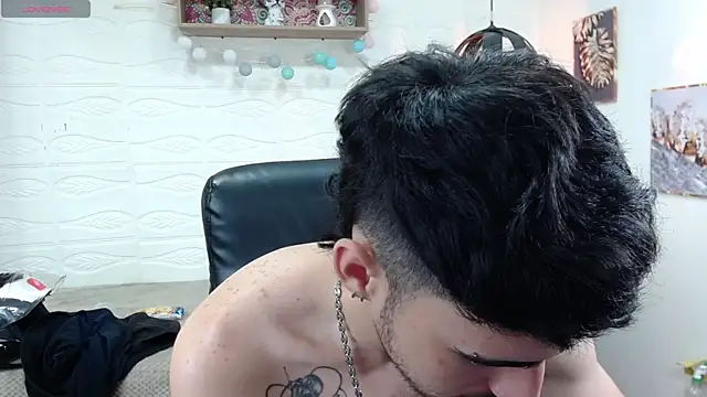 DmitriSanders online show from February 5, 5:43 pm