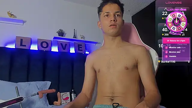 Issac james  online show from March 18, 3:23 am