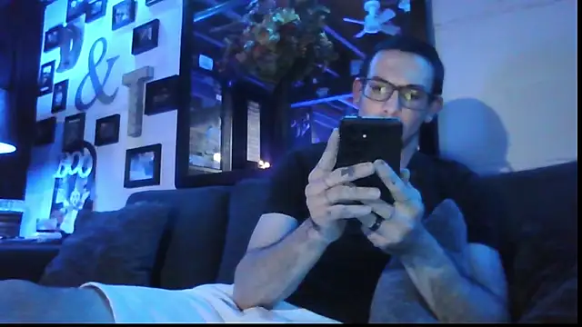 Rickeyslatter online show from October 25, 8:27 am