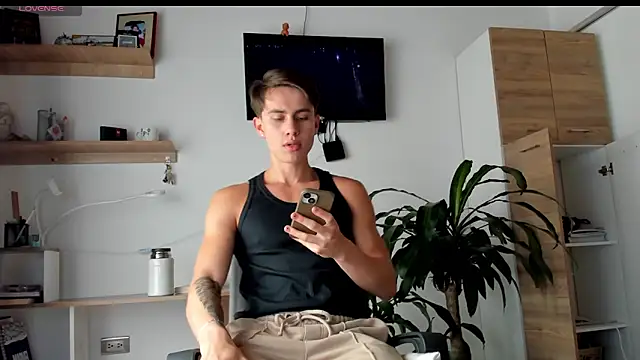 manucute 23  online show from June 15, 3:26 pm