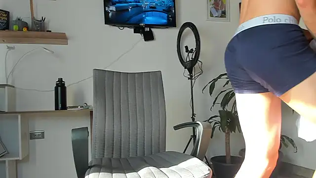 Snapshot of manucute_23_ chatting on October 26, 8:44 pm manucute 23  online show from October 26, 8:44 pm