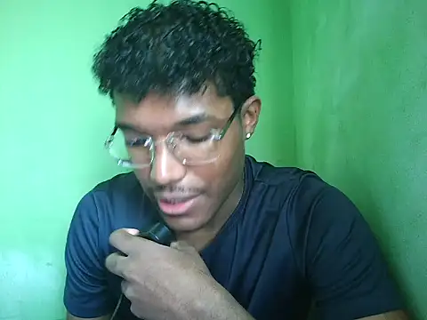 Oliveira2344 online show from April 17, 1:25 pm