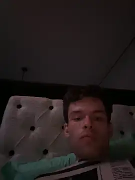 Snapshot of BodyandlegginLover chatting on October 6, 6:51 am BodyandlegginLover online show from October 6, 6:51 am