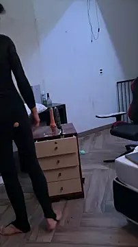 Snapshot of BodyandlegginLover chatting on October 30, 11:50 pm BodyandlegginLover online show from October 30, 11:50 pm