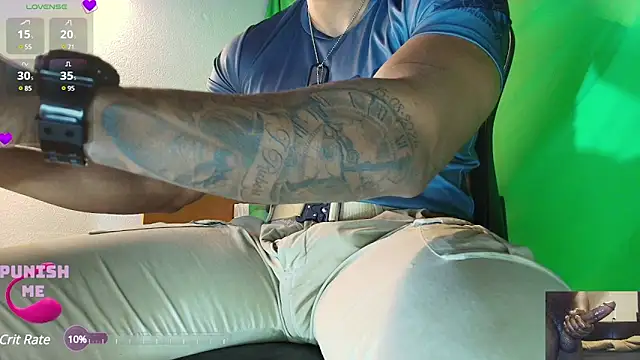 Snapshot of hot_black3 chatting on December 28, 5:44 am hot black3 online show from December 28, 5:44 am