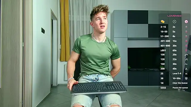 ChristianLevine  online show from September 27, 7:23 pm