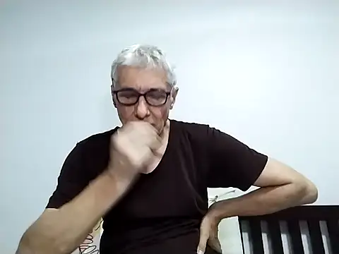 BIGUNCUTHARDCOCK online show from February 5, 9:05 am