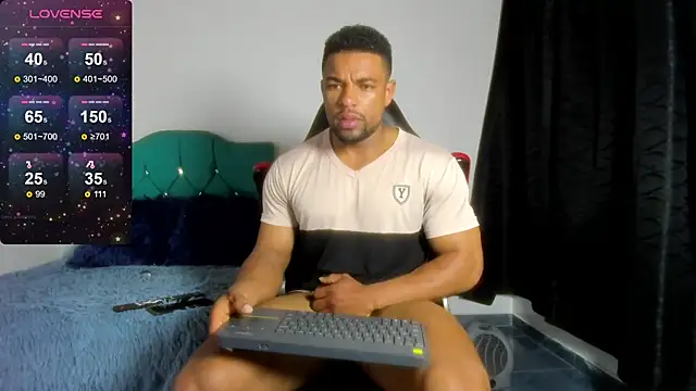 estebanlobo- online show from December 20, 10:16 am