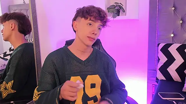 Tomy Rox online show from November 30, 6:04 am