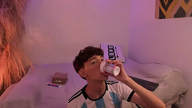 Tomy Rox online show from February 5, 8:57 pm